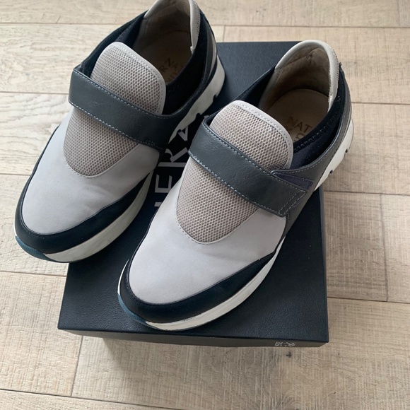 Naturalizer Taryn Gray Sneakers - Picture 2 of 10